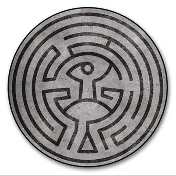 Westworld Fleece Throw Blanket Round Maze 48” WB New - Picture 1 of 3